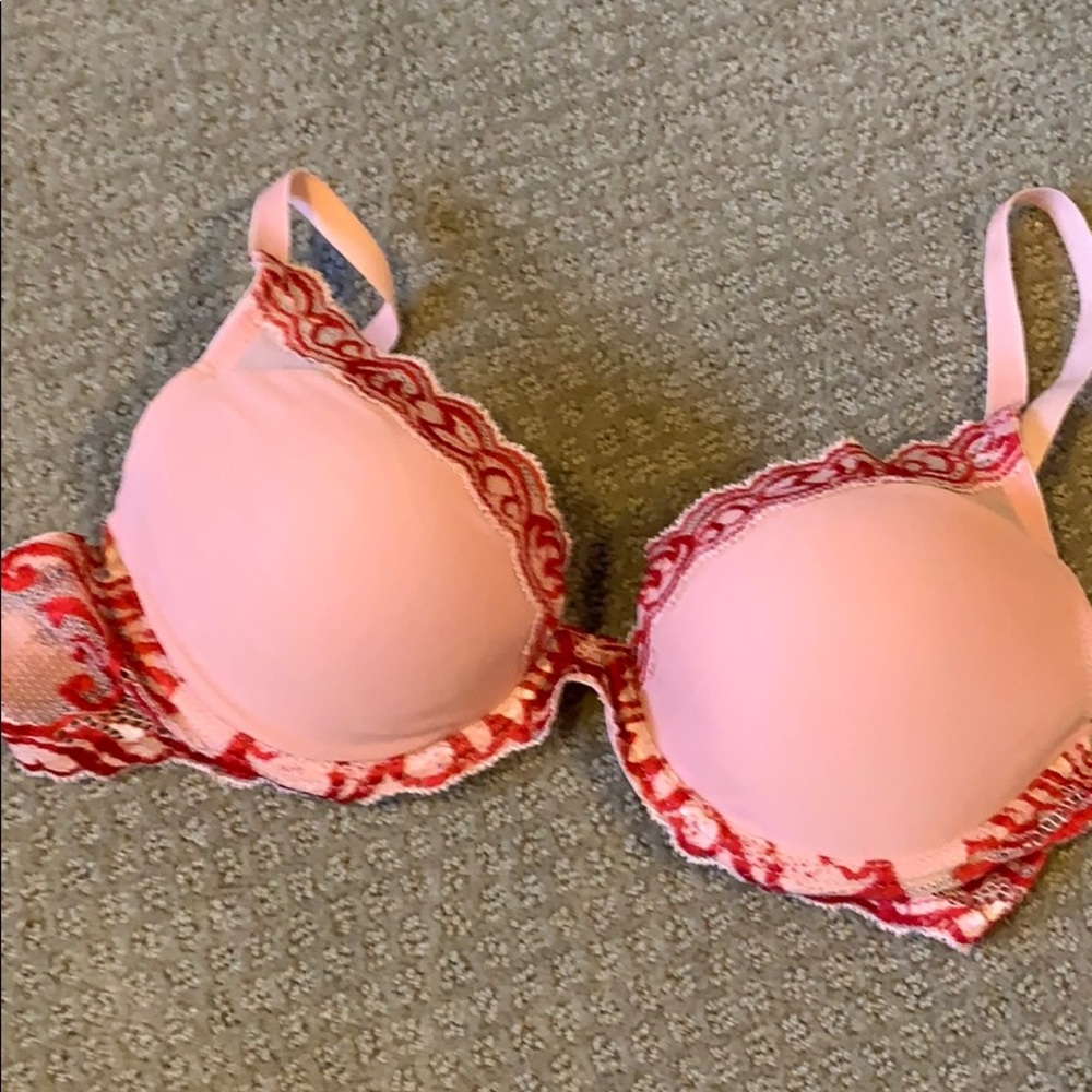 Natori Pink and Red Lace Trim T-Shirt Bra